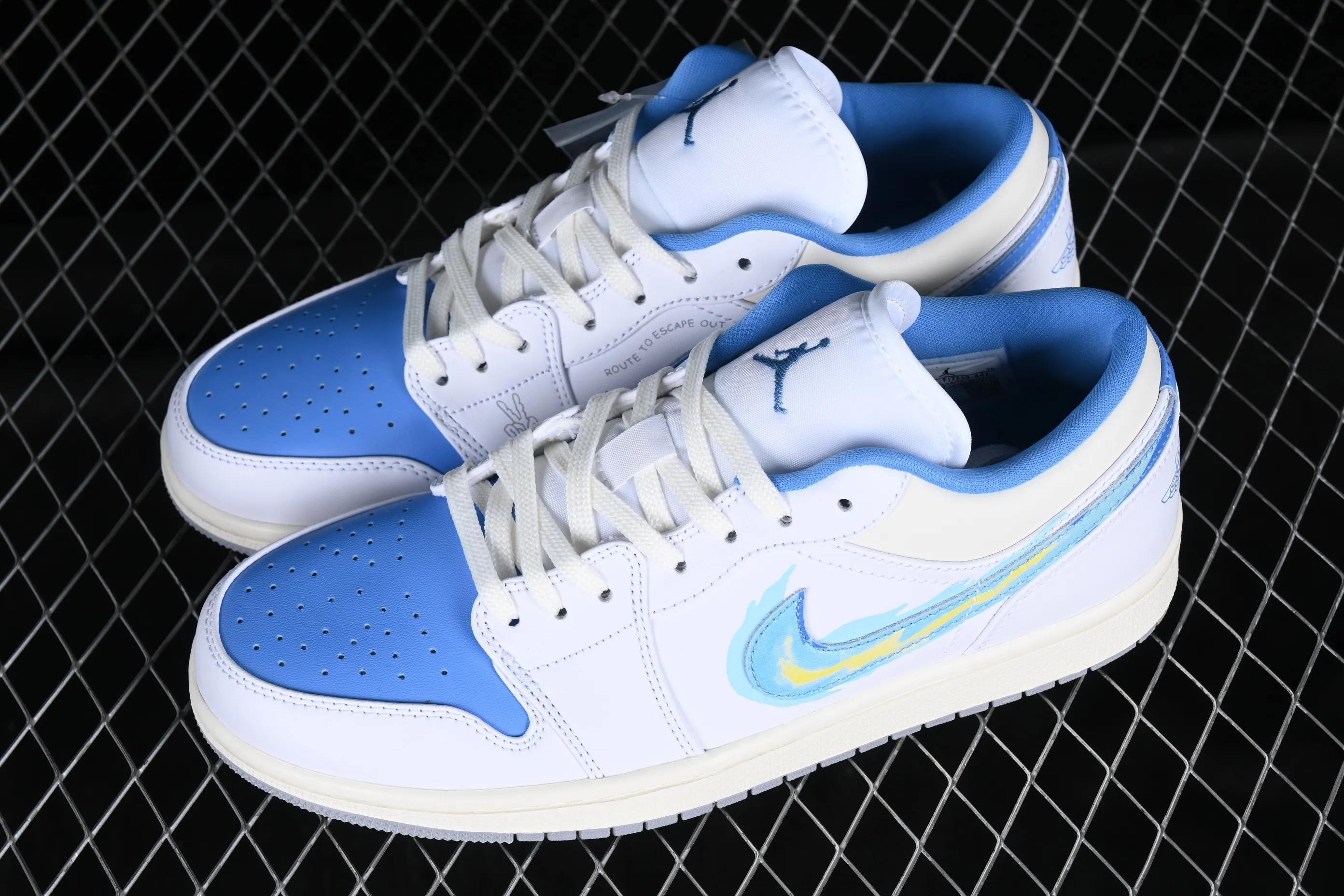 All categories Air Jordan Jordan series basketball shoes Air Jordan 1 Low Air Jordan 1 Low "Born To Fly" AJ1 Joe 1 blue and white flame FJ7219-441